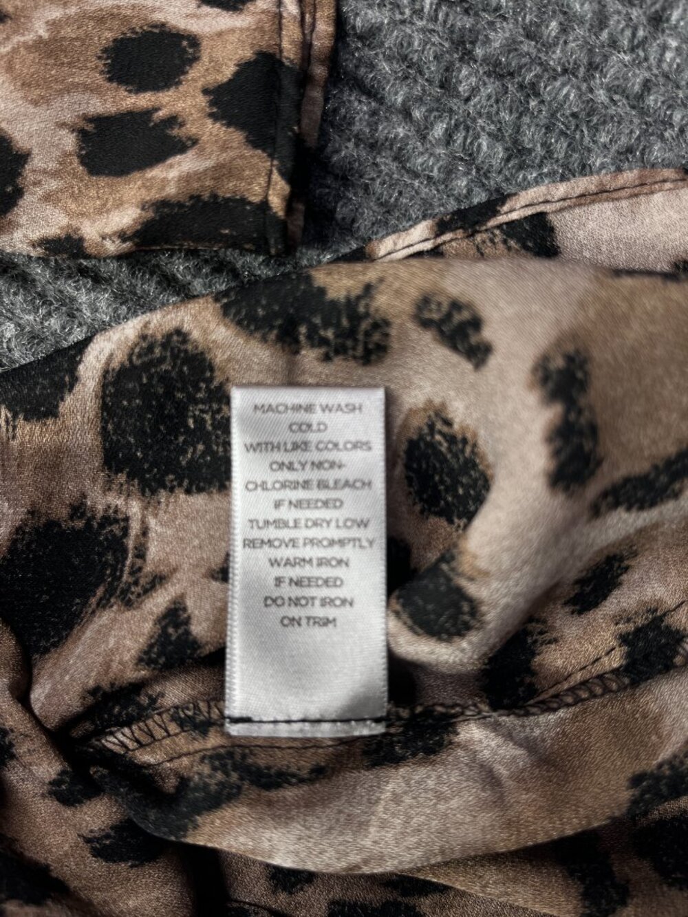Avenue Brown Leopard Print Women's Blouse Size 22/24 Lightweight Flowy - Picture 11 of 12